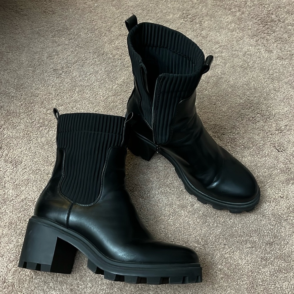 Black boots size 8.5